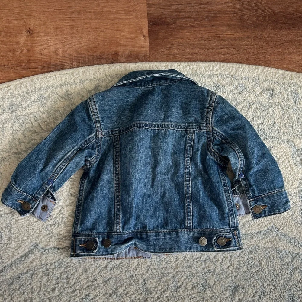 Baby Gap blue Denim Jacket size 6-12 months boy/girl
